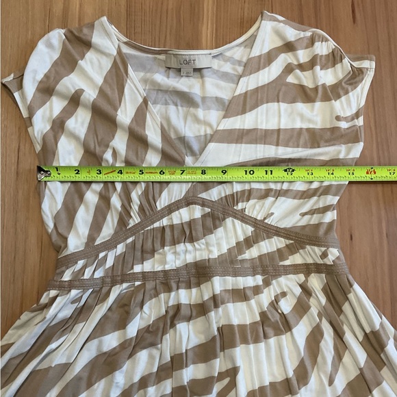 Ann Taylor Loft Tan/Ivory Striped A Line Dress, Size 2 - Picture 8 of 10